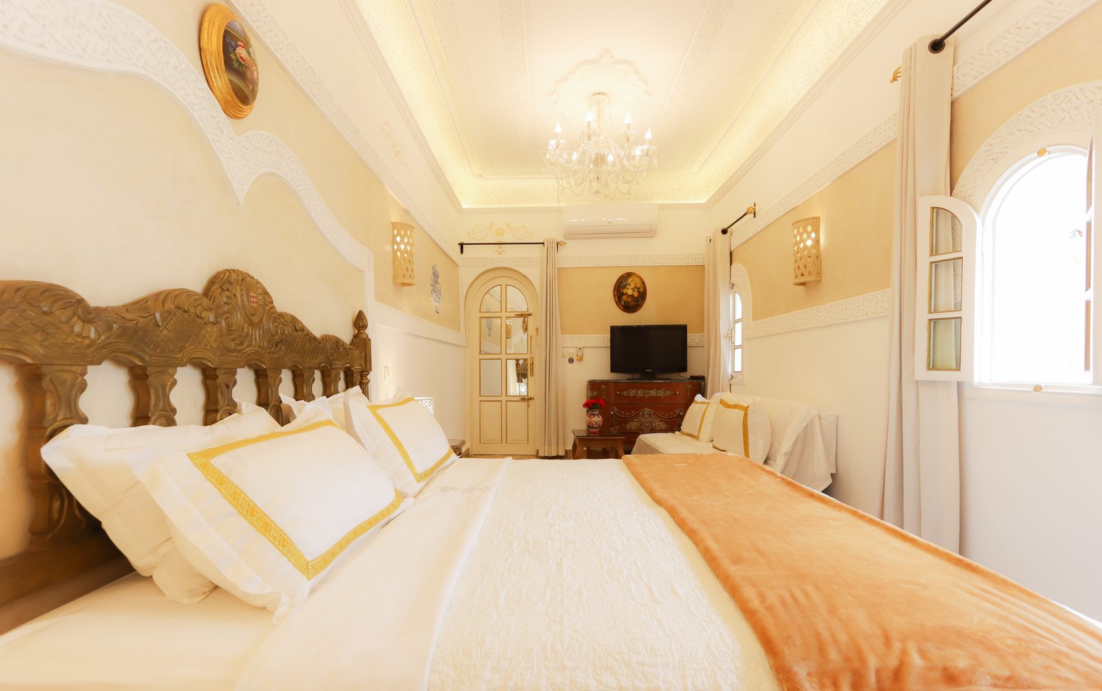 palais-des-princesses-riad-a-marrakech-classic-suite2.jpg