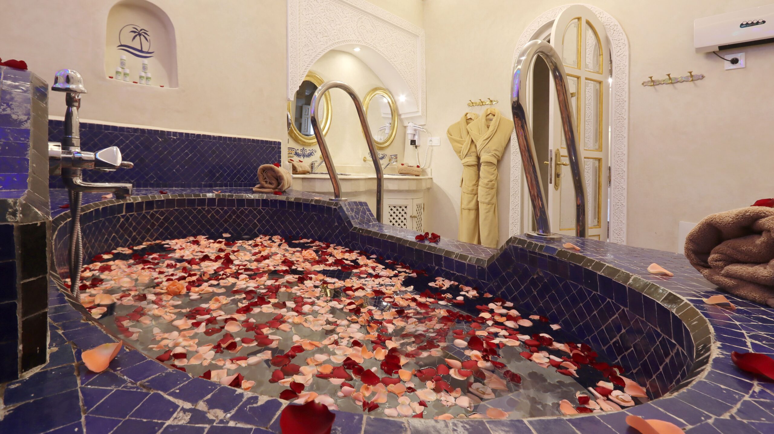 palaisdesprincesses-suite-familiales-doha-JACCUZI103-scaled-3.jpg