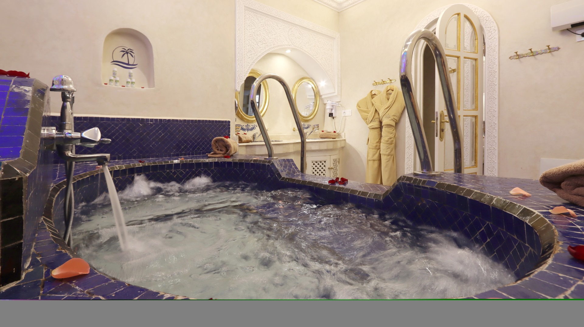 palaisdesprincesses-suite-familiales-doha-JACCUZI104-2.jpg
