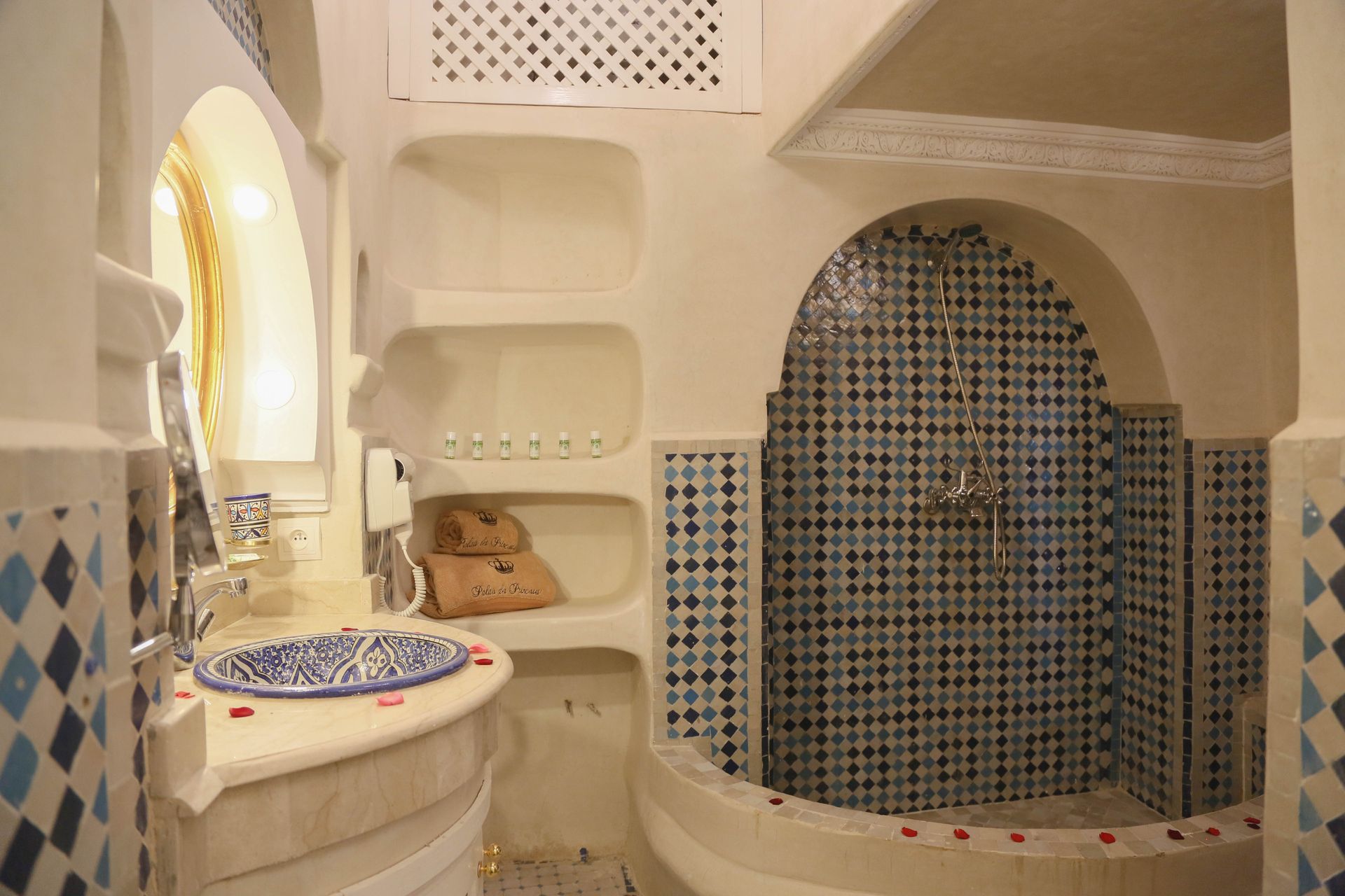 palaisdesprincesses-suite-royales-Amira-105-2.jpg
